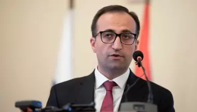Arsen Torosyany Lav lur e haytnel