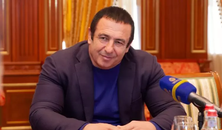 Tsarukyanin puty tvecin